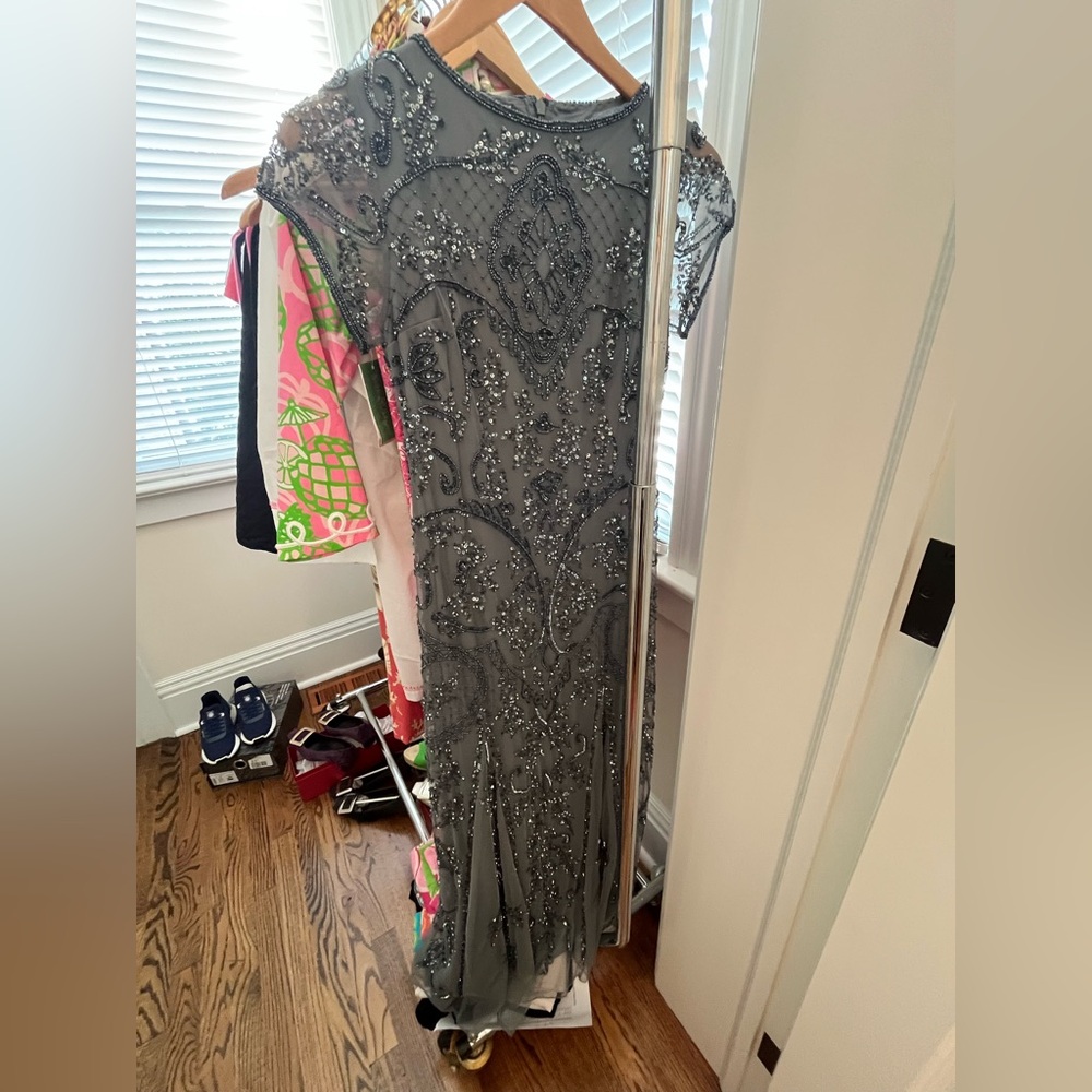 Elegant embellished beaded mesh steel blueish / grey Gown Pisarro Nights size 2 - Picture 3 of 14